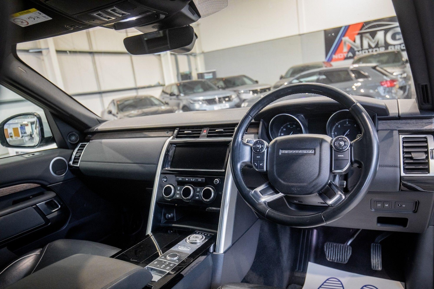 Used Land Rover Discovery 2017 for sale - 77441419: Photo 2