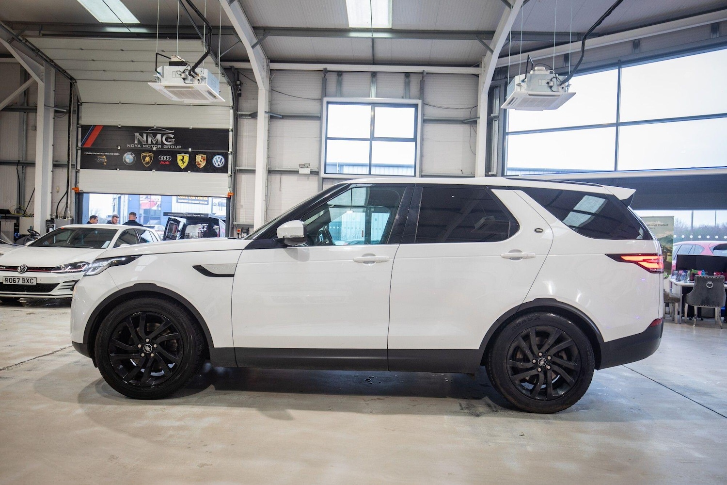 Used Land Rover Discovery 2017 for sale - 77441419: Photo 32
