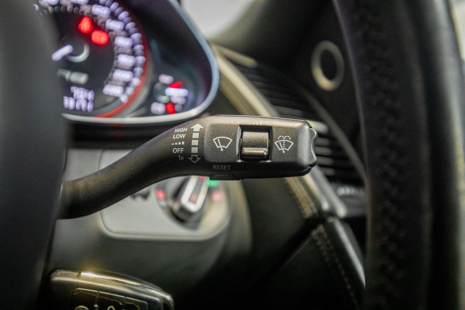 Used Audi R8 2011 for sale - 77279526: Photo 24