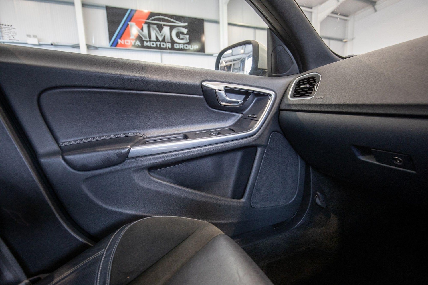 Used Volvo V60 2013 for sale - 77131957: Photo 28