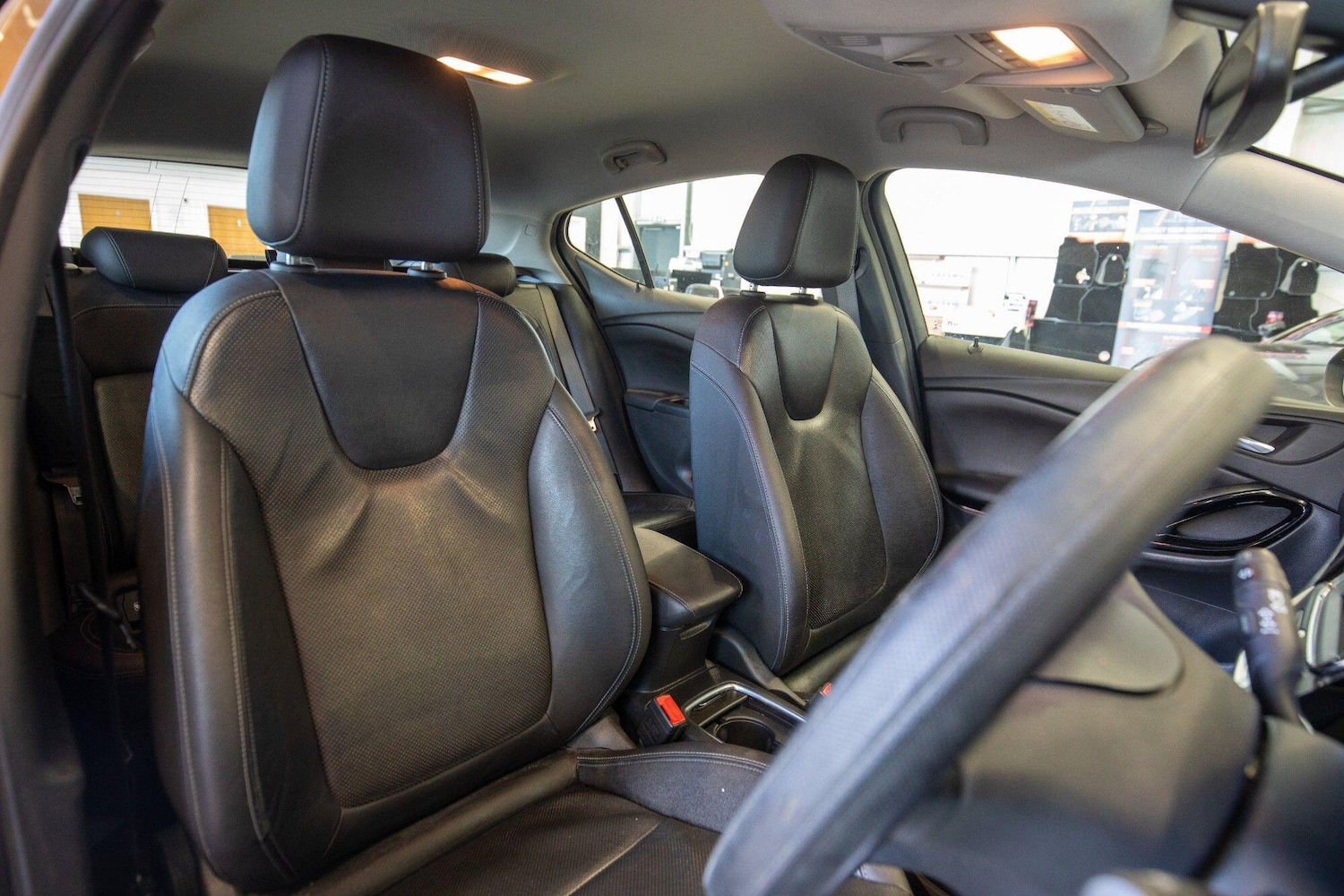 Used Vauxhall Astra for sale - 76825131: Photo 2