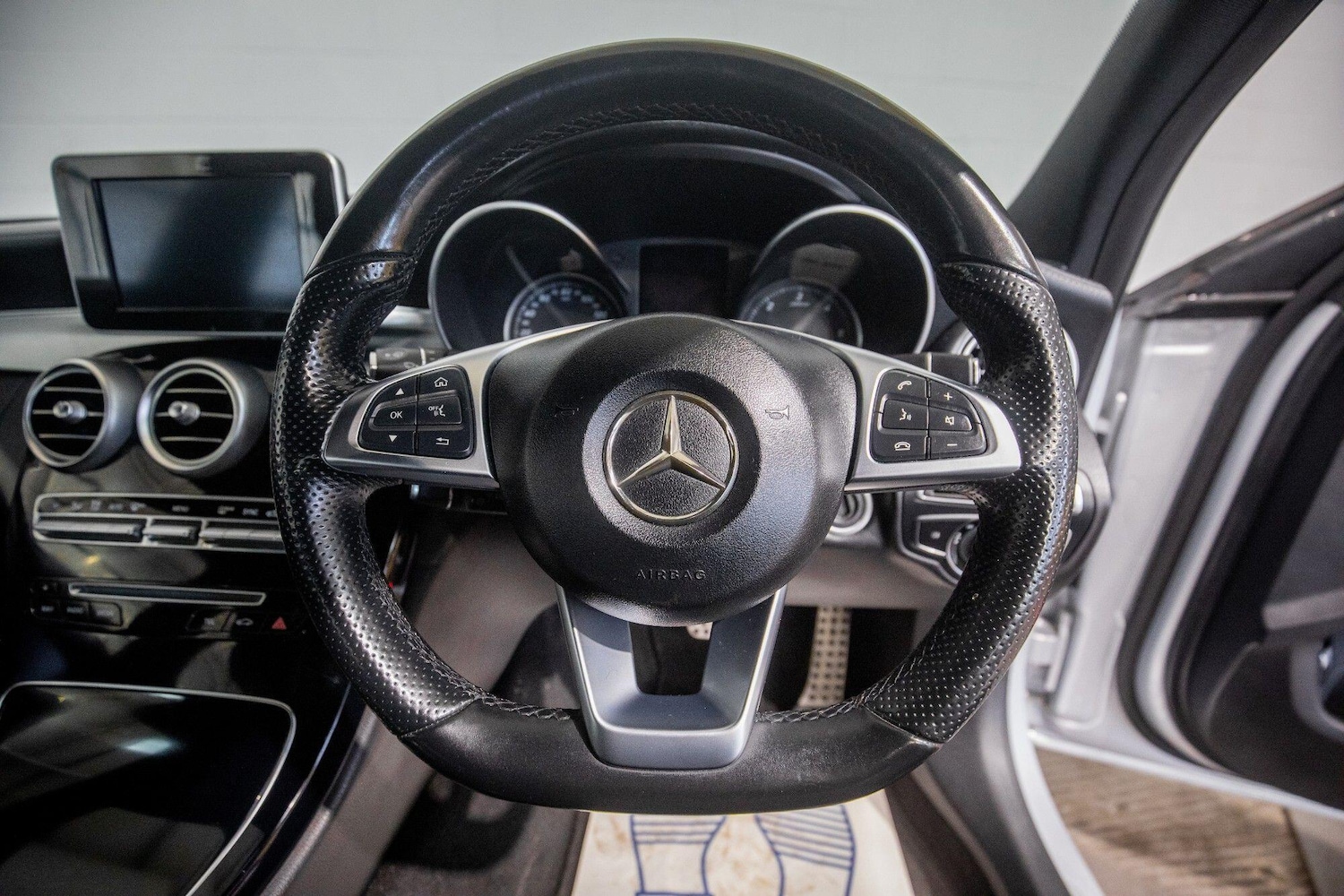 Used Mercedes-Benz C Class 2014 for sale - 77155405: Photo 19