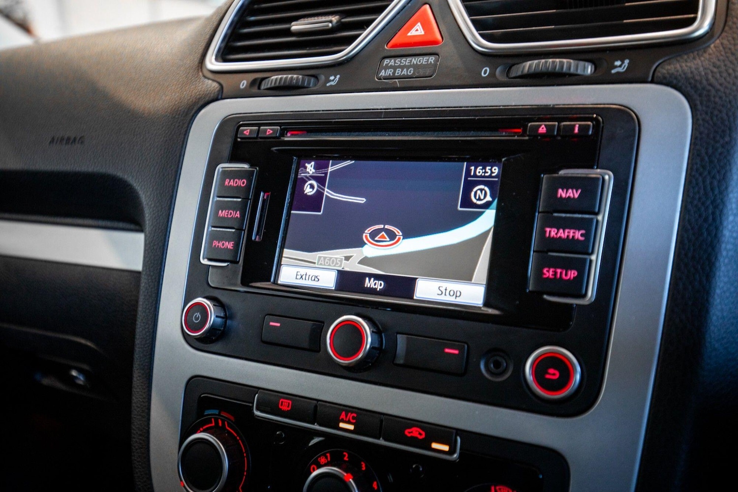 Used Volkswagen Scirocco 2013 for sale - 77957549: Photo 24