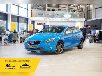 Used Volvo V40 2015 for sale - 78382312: Photo