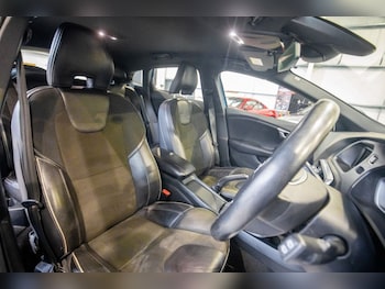 Used Volvo V40 2015 for sale - 78382312: Photo