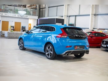 Used Volvo V40 2015 for sale - 78382312: Photo