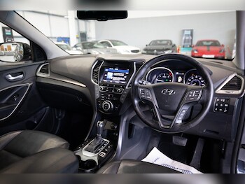 Used Hyundai Santa Fe 2016 for sale - 76825015: Photo