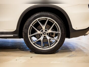 Used Mercedes-Benz GLC 2020 for sale - 76824901: Photo