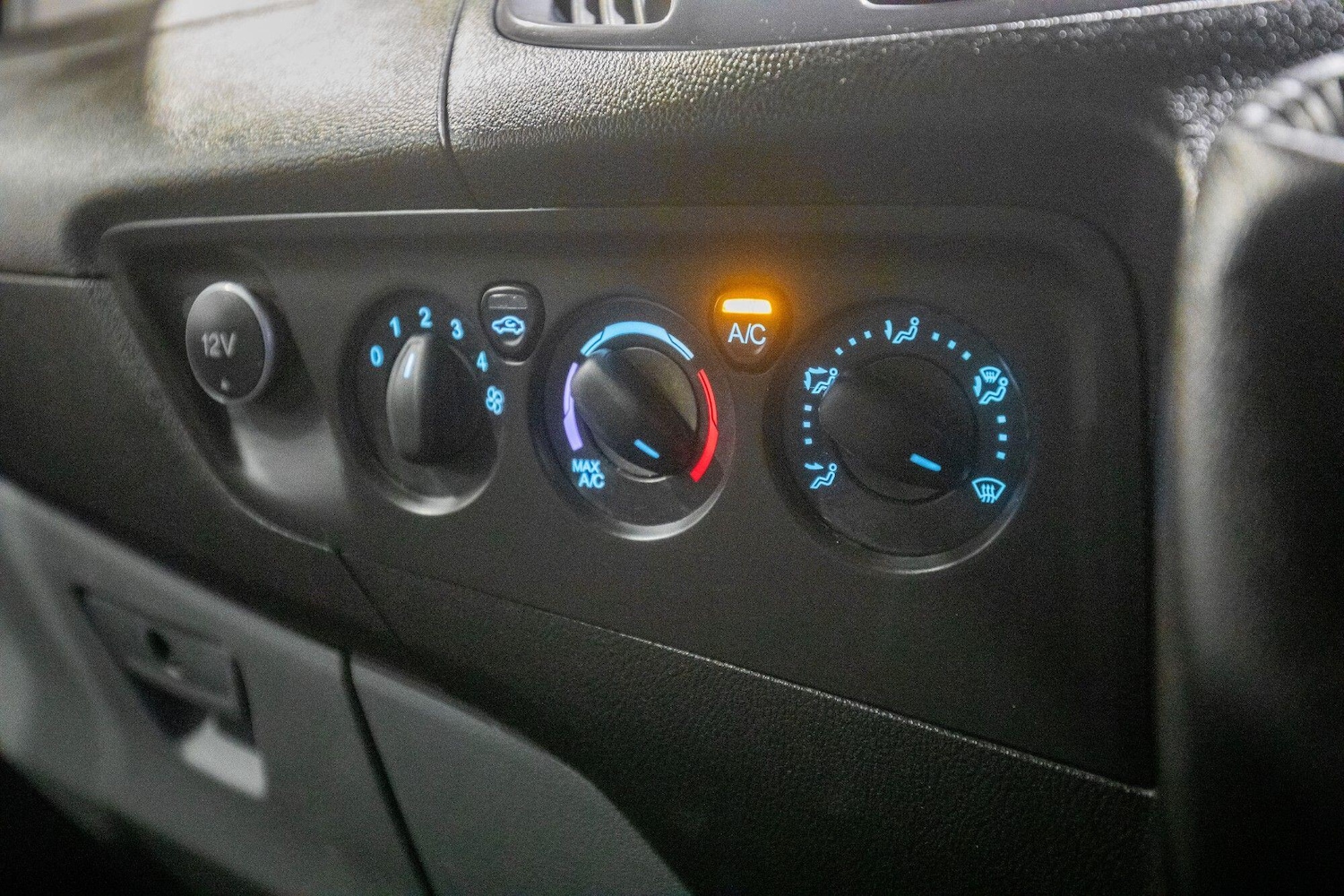 Used Ford Transit Custom 2017 for sale - 77352090: Photo 29