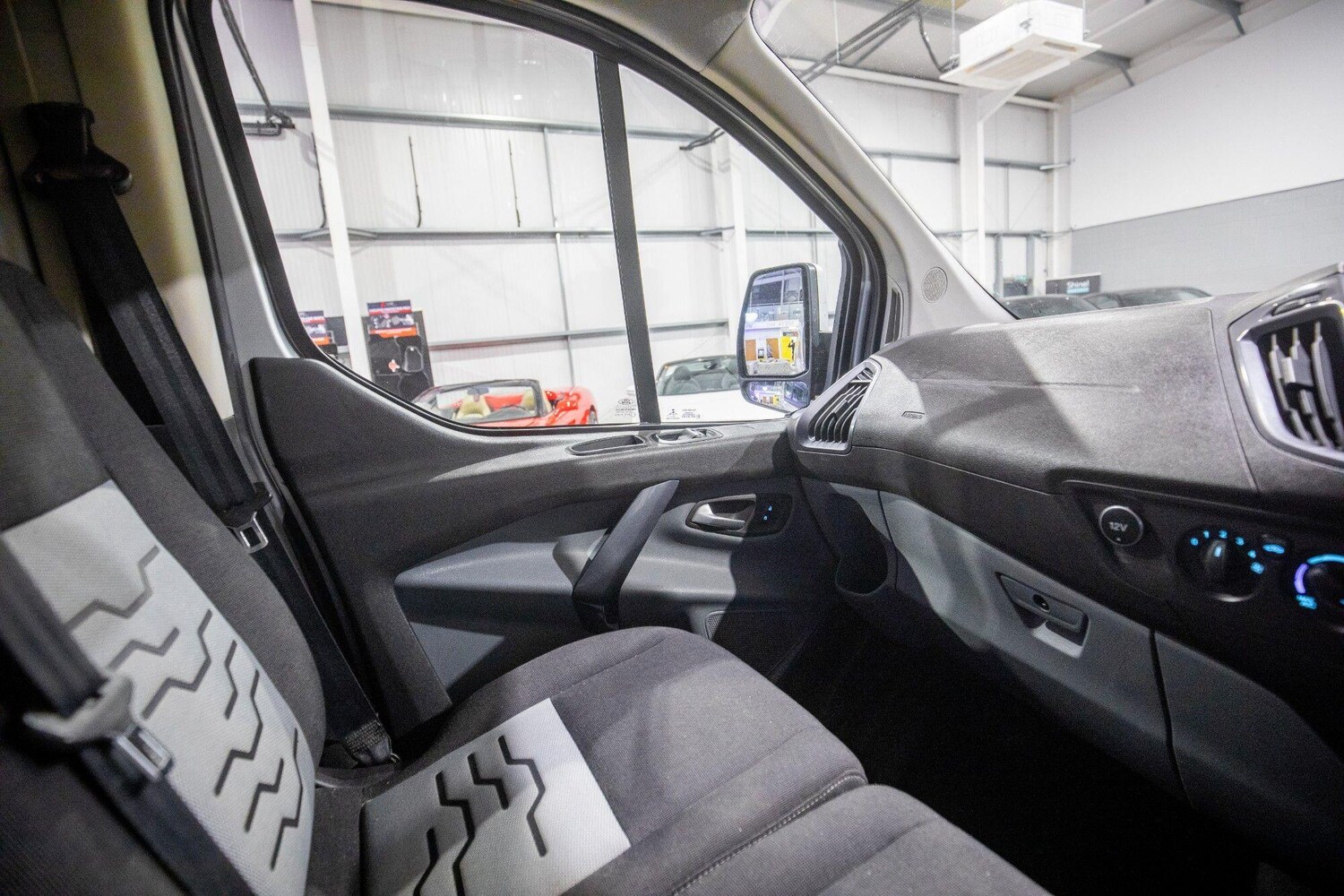 Used Ford Transit Custom 2017 for sale - 77352090: Photo 31