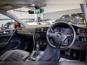 Used Volkswagen Golf 2018 for sale - 76825226: Photo