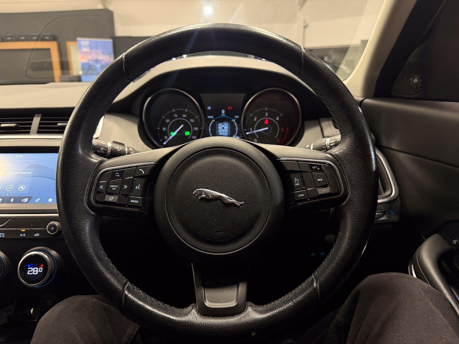 Used Jaguar E-Pace 2019 for sale - 77081537: Photo 33