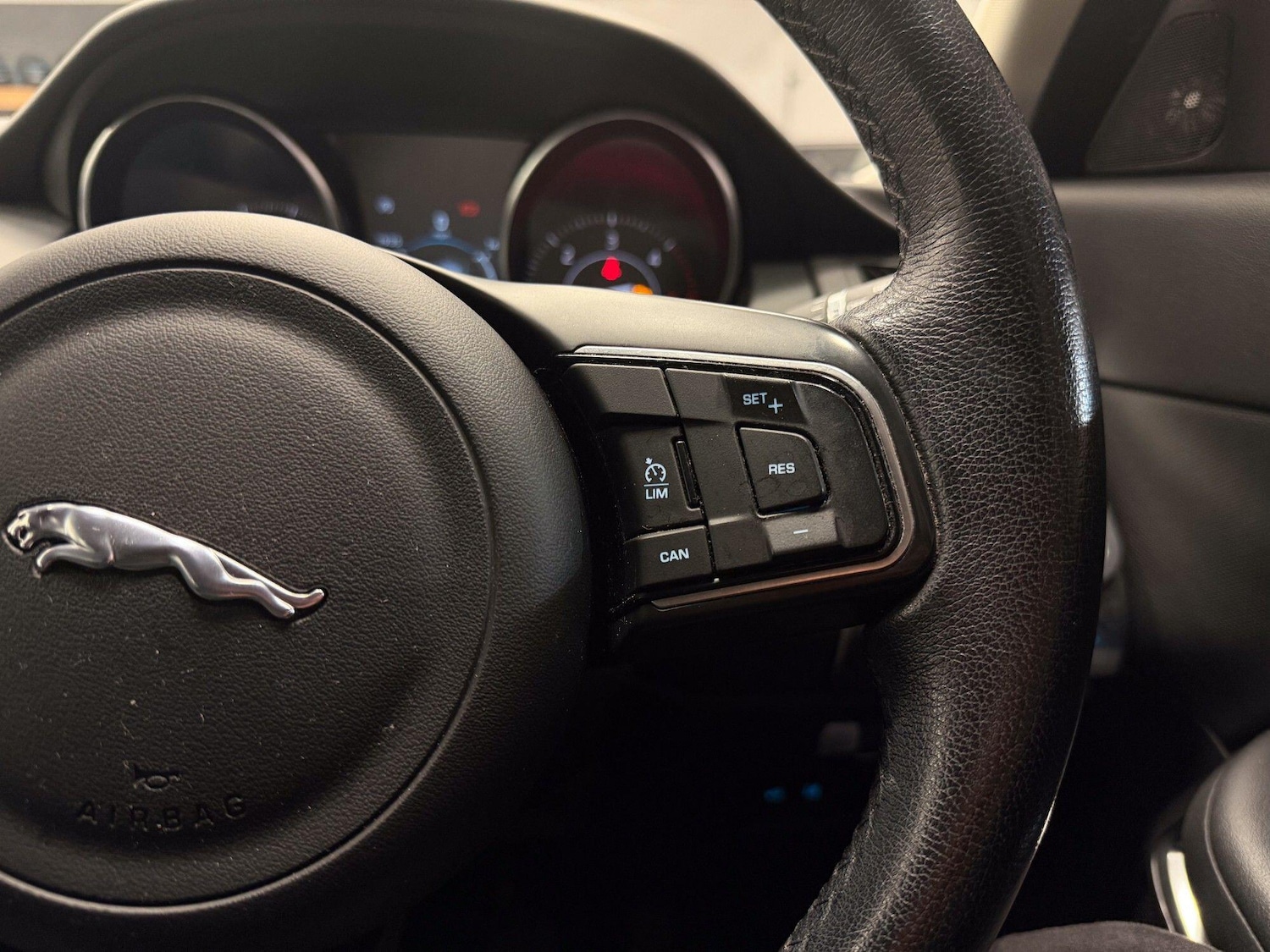 Used Jaguar E-Pace 2019 for sale - 77081537: Photo 35