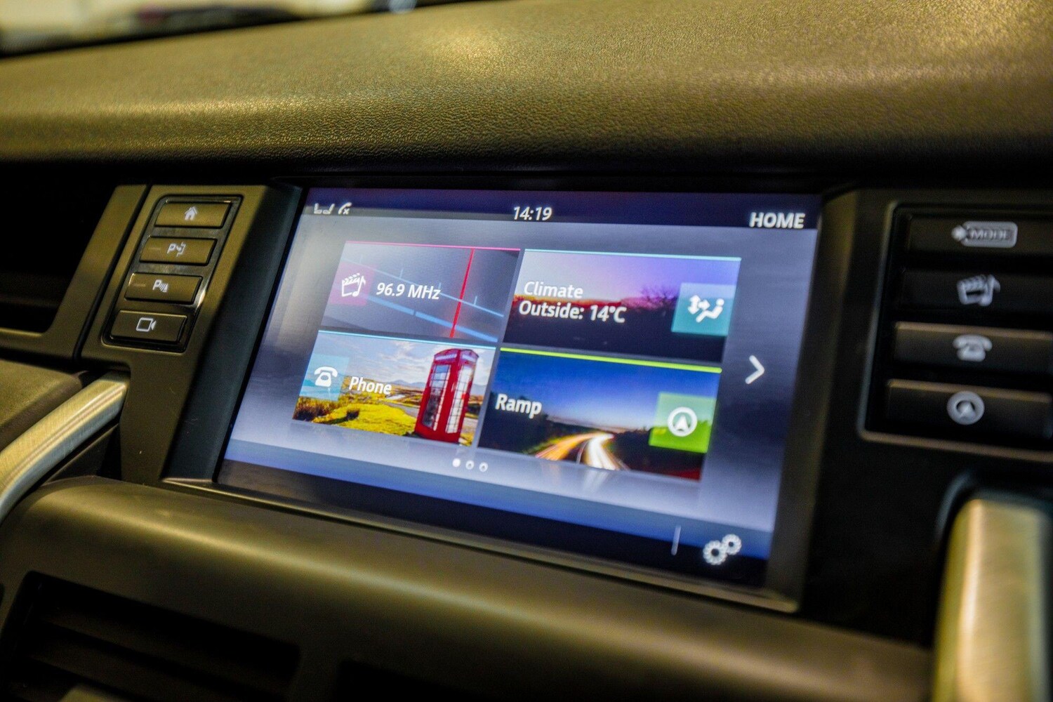 Used Land Rover Discovery Sport 2015 for sale - 77598500: Photo 25