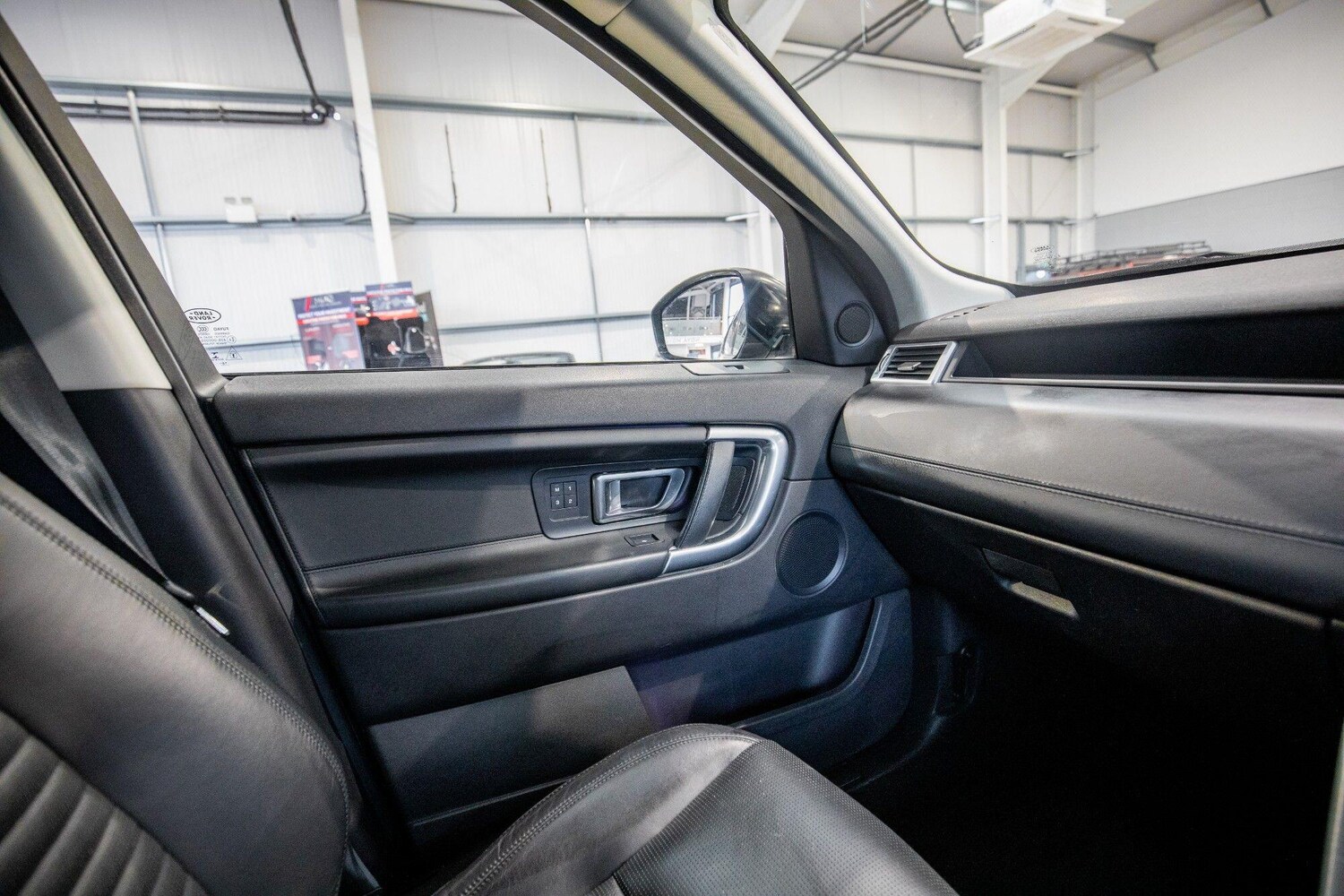 Used Land Rover Discovery Sport 2015 for sale - 77598500: Photo 32