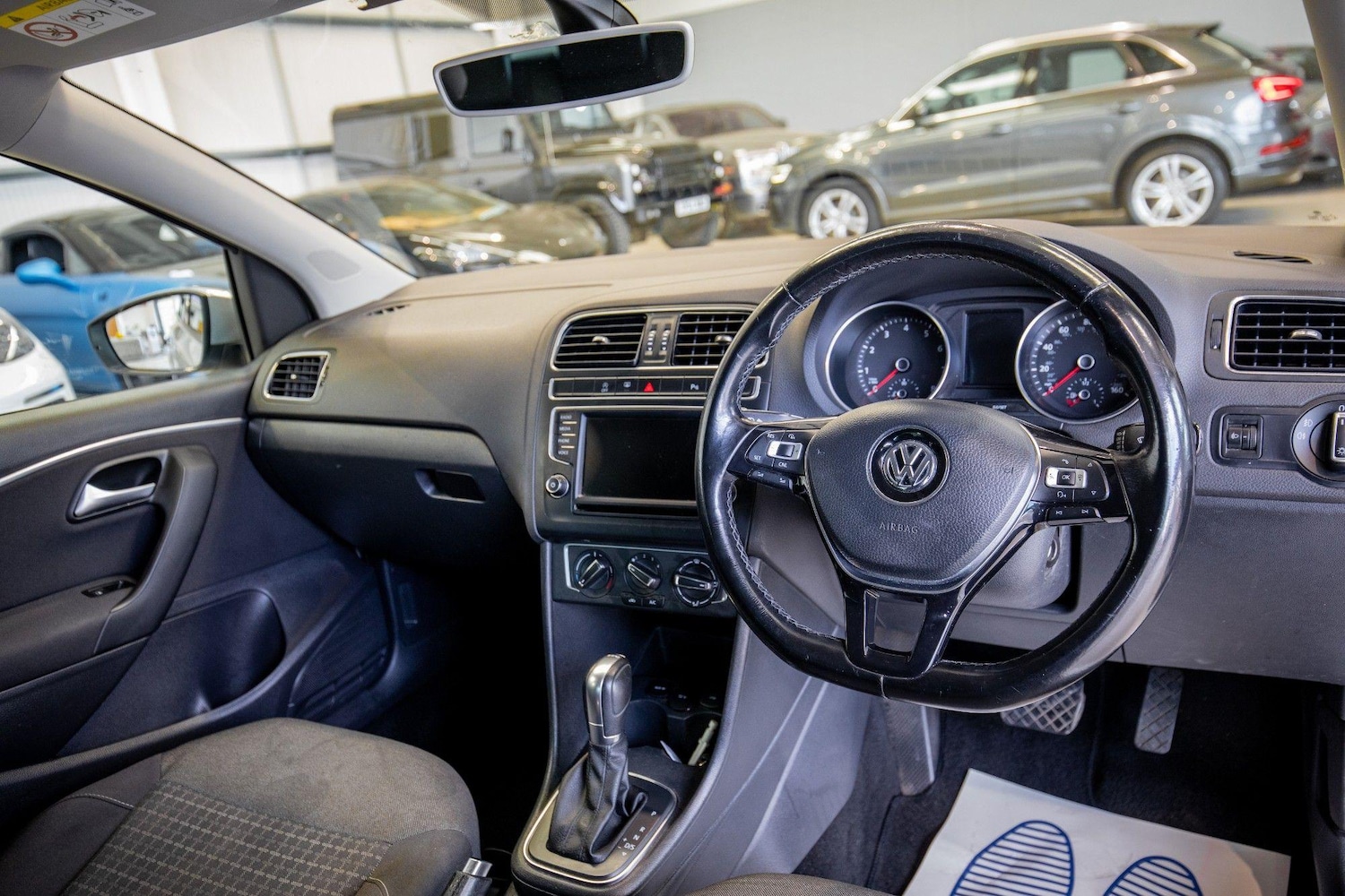 Used Volkswagen Polo 2017 for sale - 76823998: Photo 2