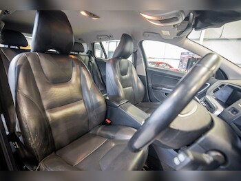 Used Volvo V60 Cross Country 2017 for sale - 77882674: Photo