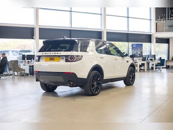 Used Land Rover Discovery Sport 2018 for sale - 76825019: Photo