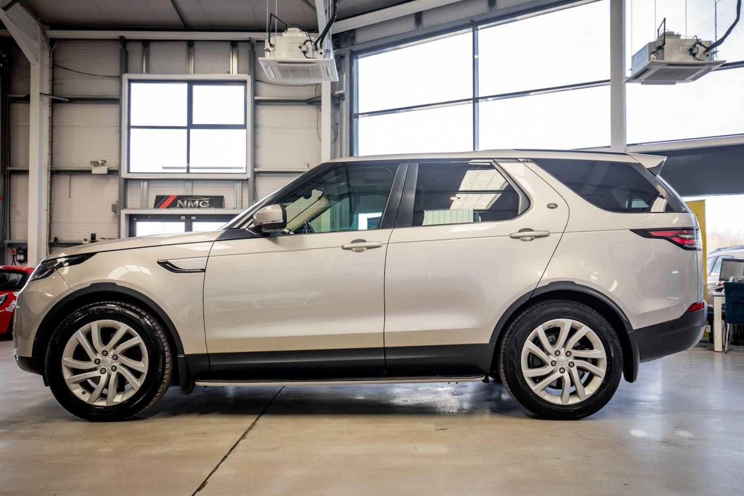 Used Land Rover Discovery 2017 for sale - 78116119: Photo 12