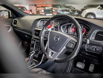 Used Volvo V40 2017 for sale - 78287881: Photo