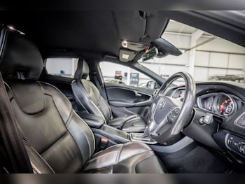 Used Volvo V40 2017 for sale - 78287881: Photo