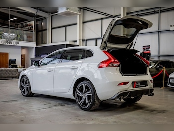 Used Volvo V40 2017 for sale - 78287881: Photo