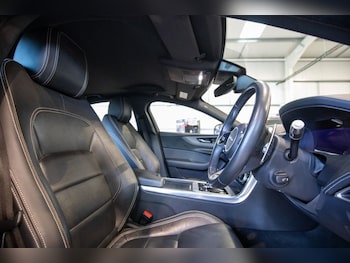 Used Jaguar XE 2019 for sale - 78287532: Photo