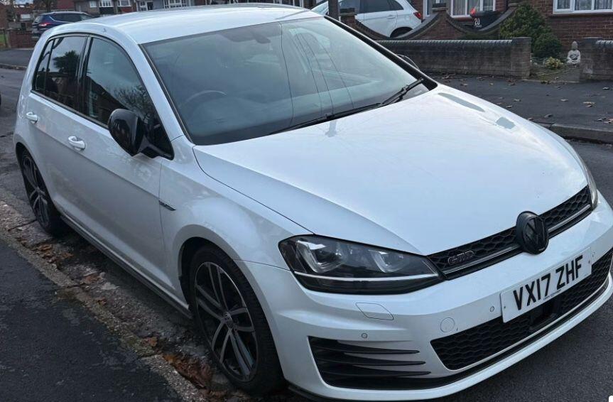 Used Volkswagen Golf 2017 for sale - 76832286: Photo 1