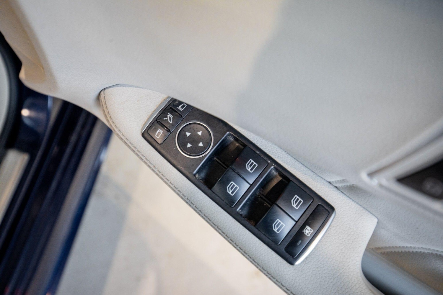 Used Mercedes-Benz E Class 2013 for sale - 76926121: Photo 24