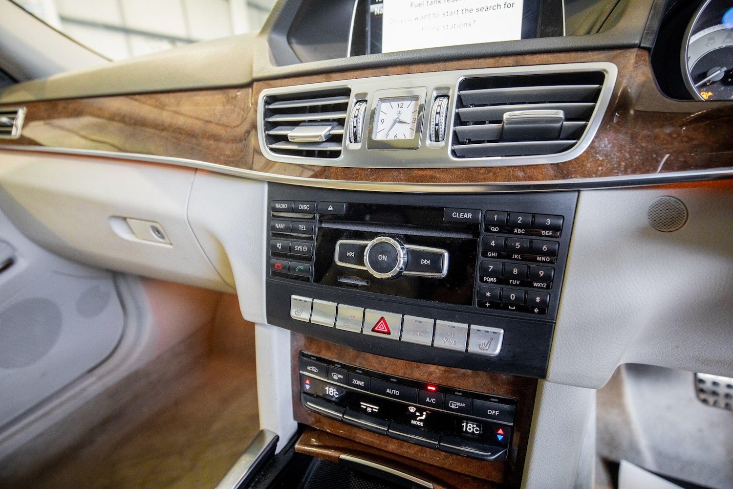 Used Mercedes-Benz E Class 2013 for sale - 76926121: Photo 25