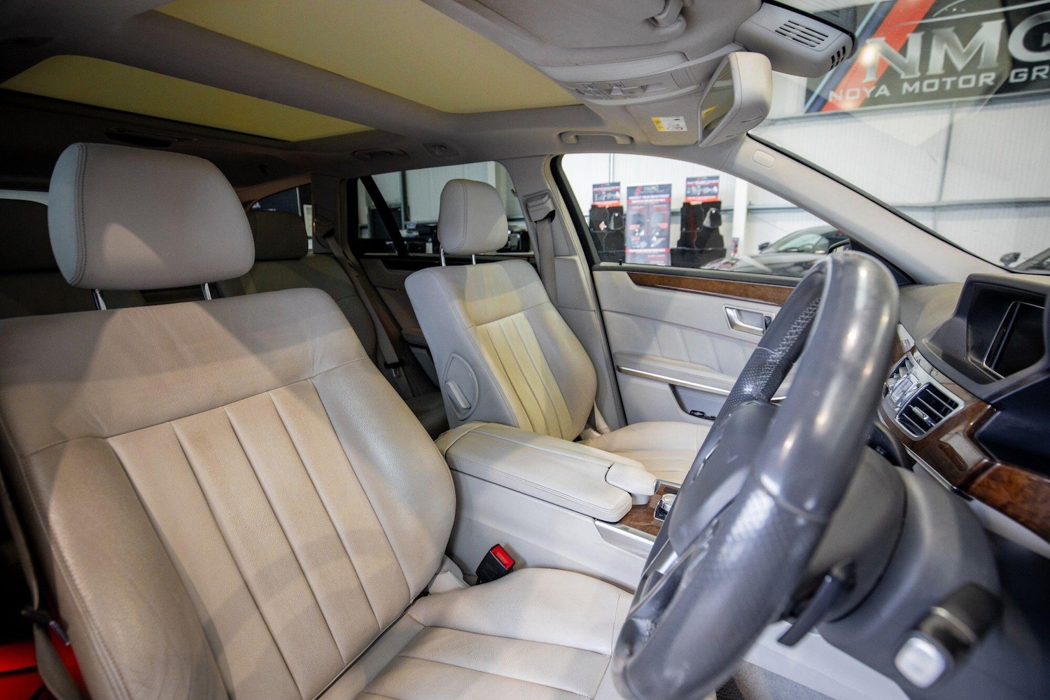 Used Mercedes-Benz E Class 2013 for sale - 76926121: Photo 3