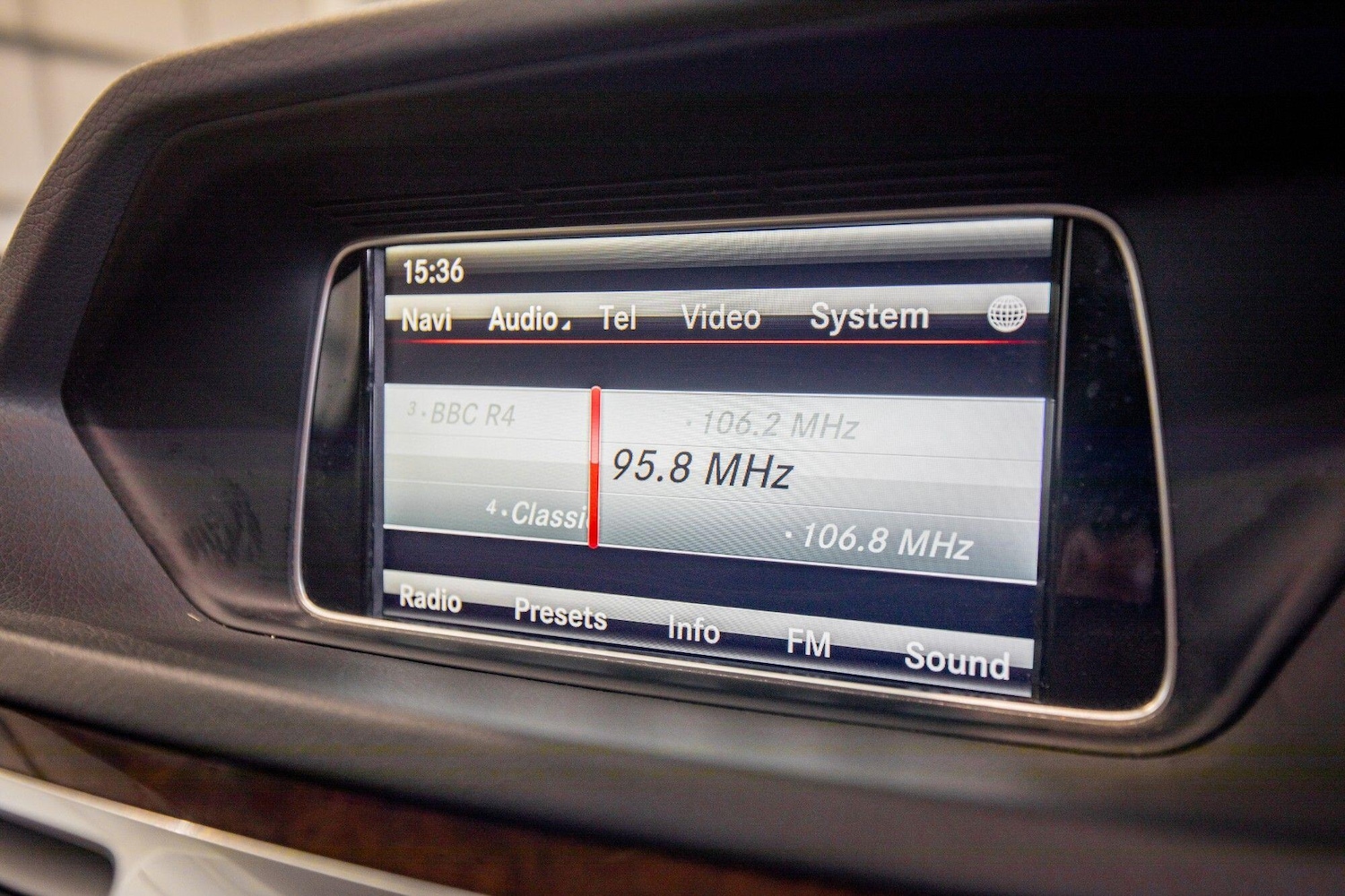 Used Mercedes-Benz E Class 2013 for sale - 76926121: Photo 32