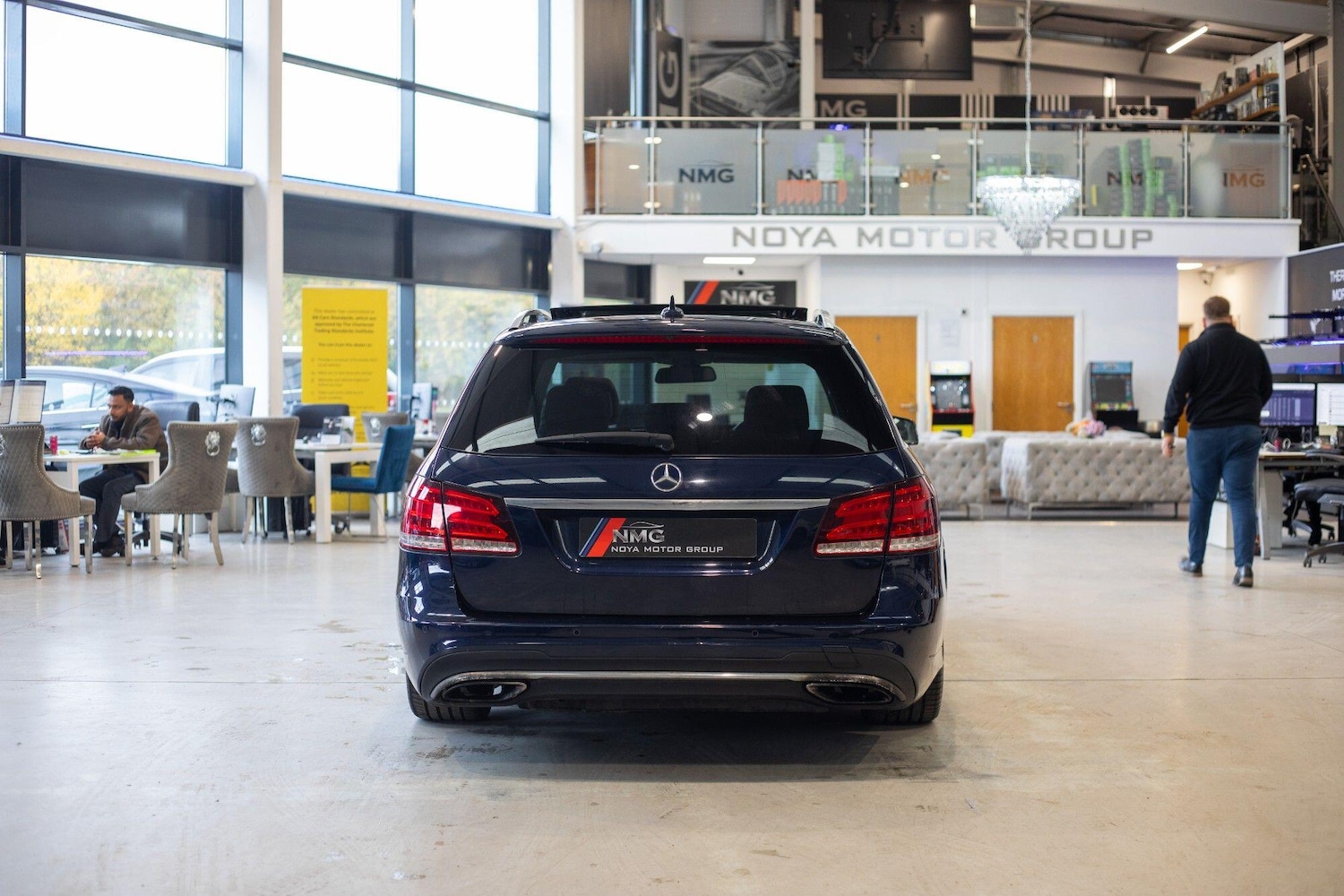 Used Mercedes-Benz E Class 2013 for sale - 76926121: Photo 42