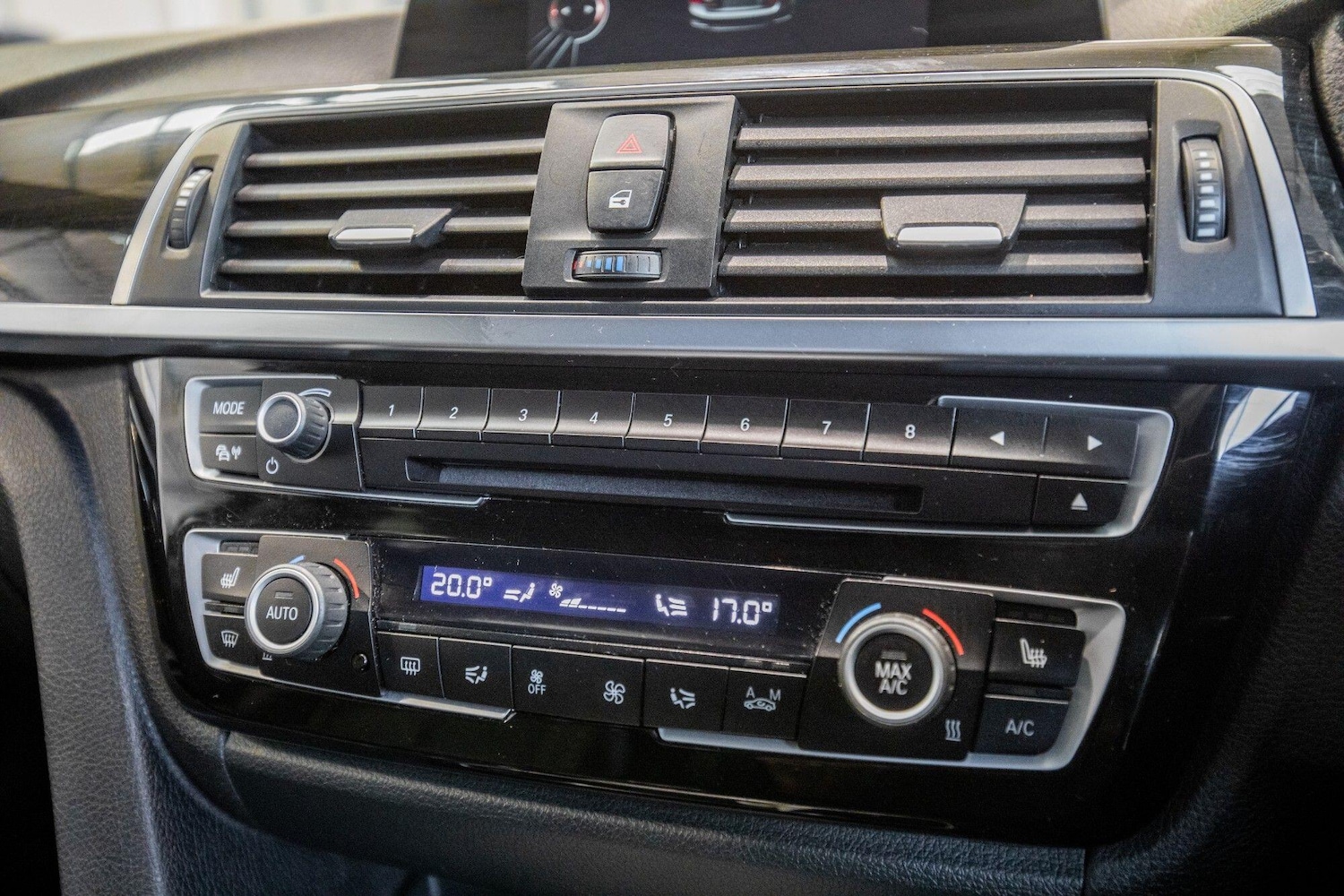 Used BMW 3 Series 2017 for sale - 77671925: Photo 24