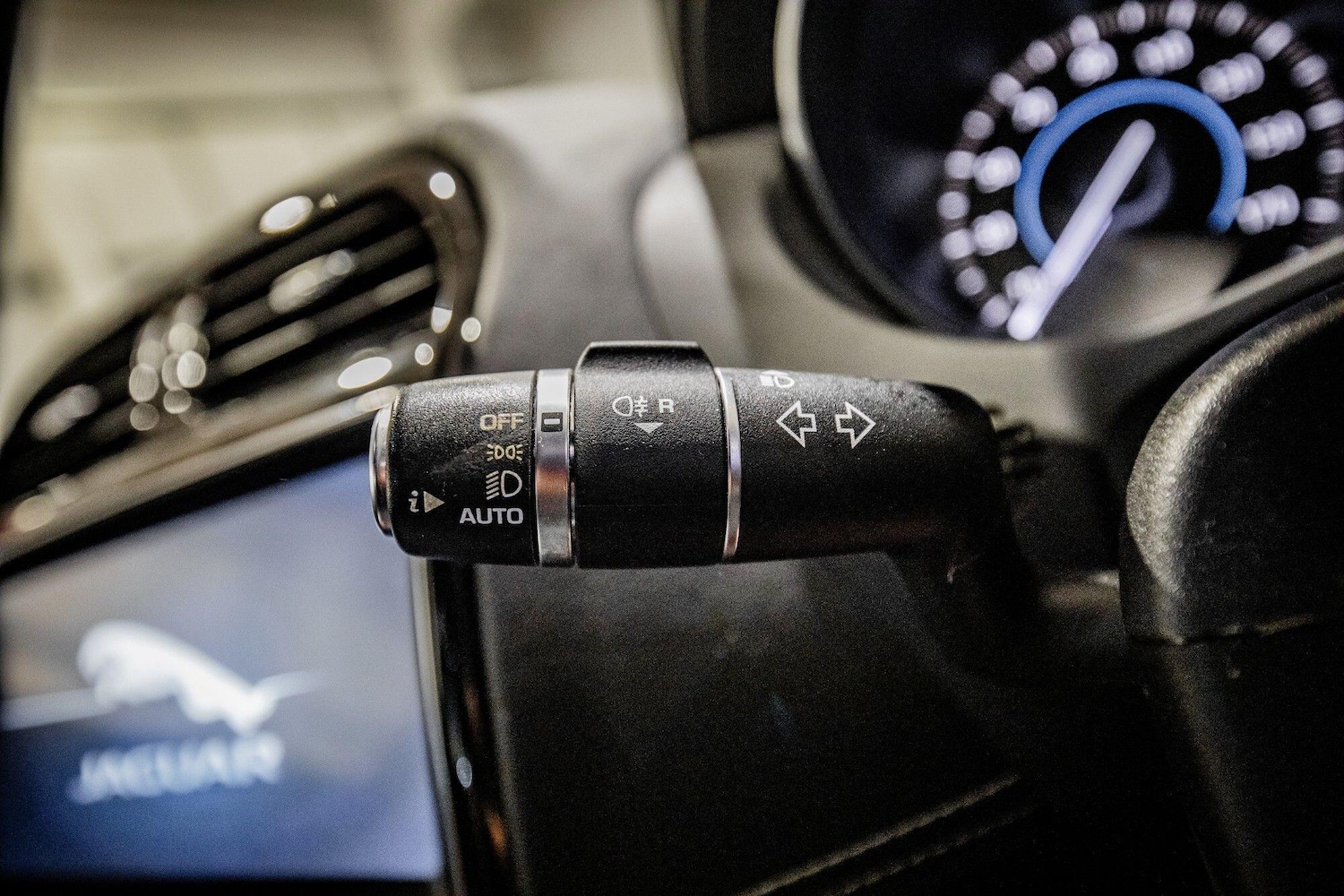 Used Jaguar XE 2019 for sale - 77565172: Photo 20