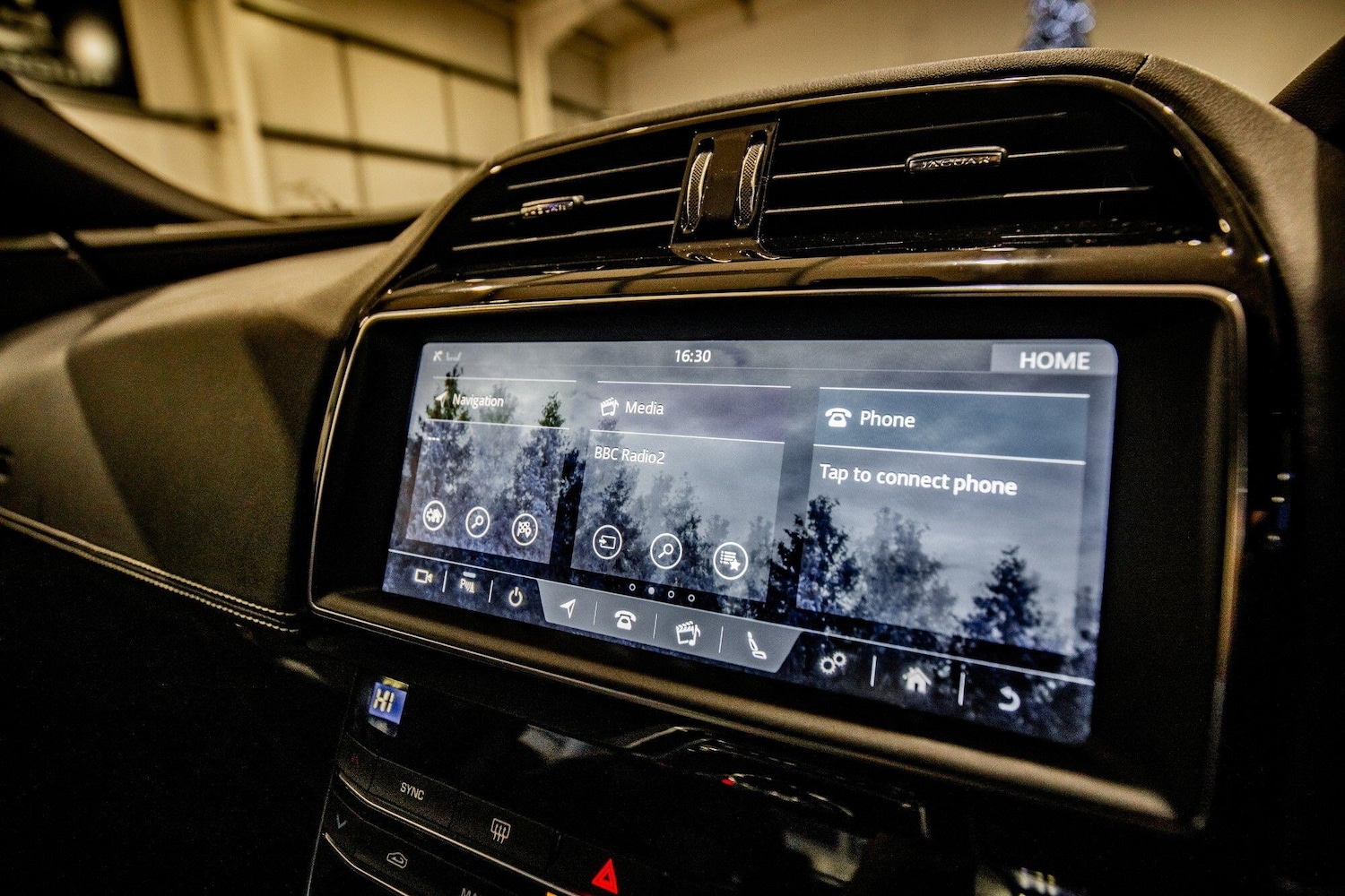 Used Jaguar XE 2019 for sale - 77565172: Photo 23