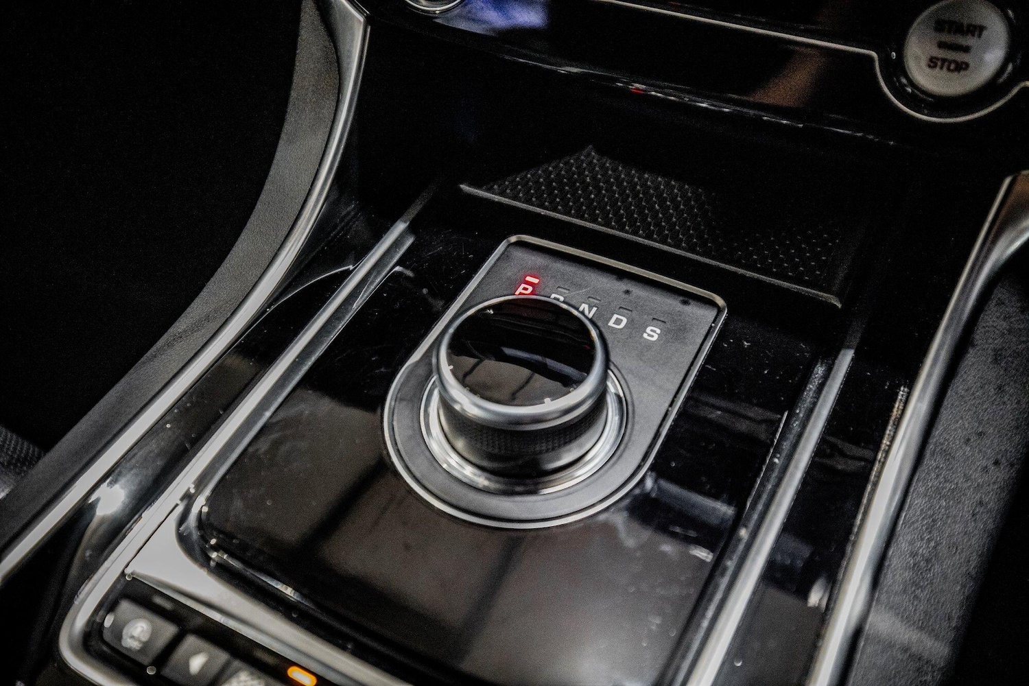 Used Jaguar XE 2019 for sale - 77565172: Photo 30