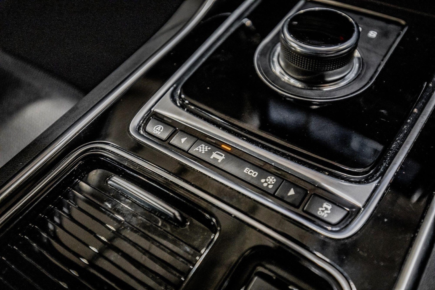 Used Jaguar XE 2019 for sale - 77565172: Photo 31