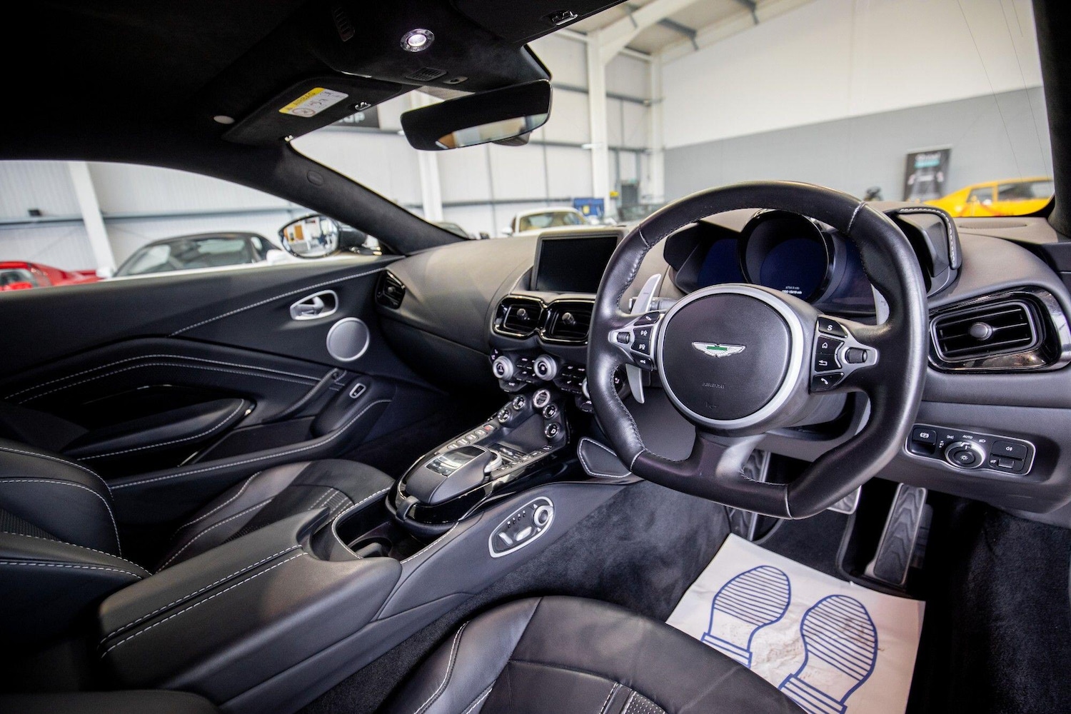 Used Land Rover Defender 2023 for sale - 76823695: Photo 2