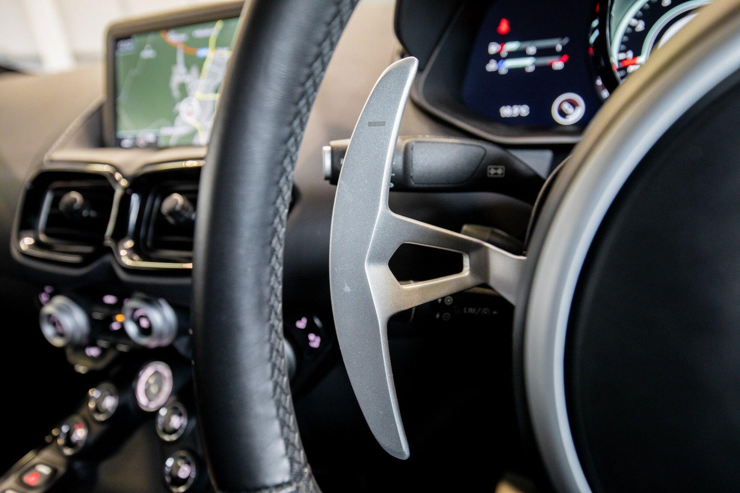 Used Land Rover Defender 2023 for sale - 76823695: Photo 24