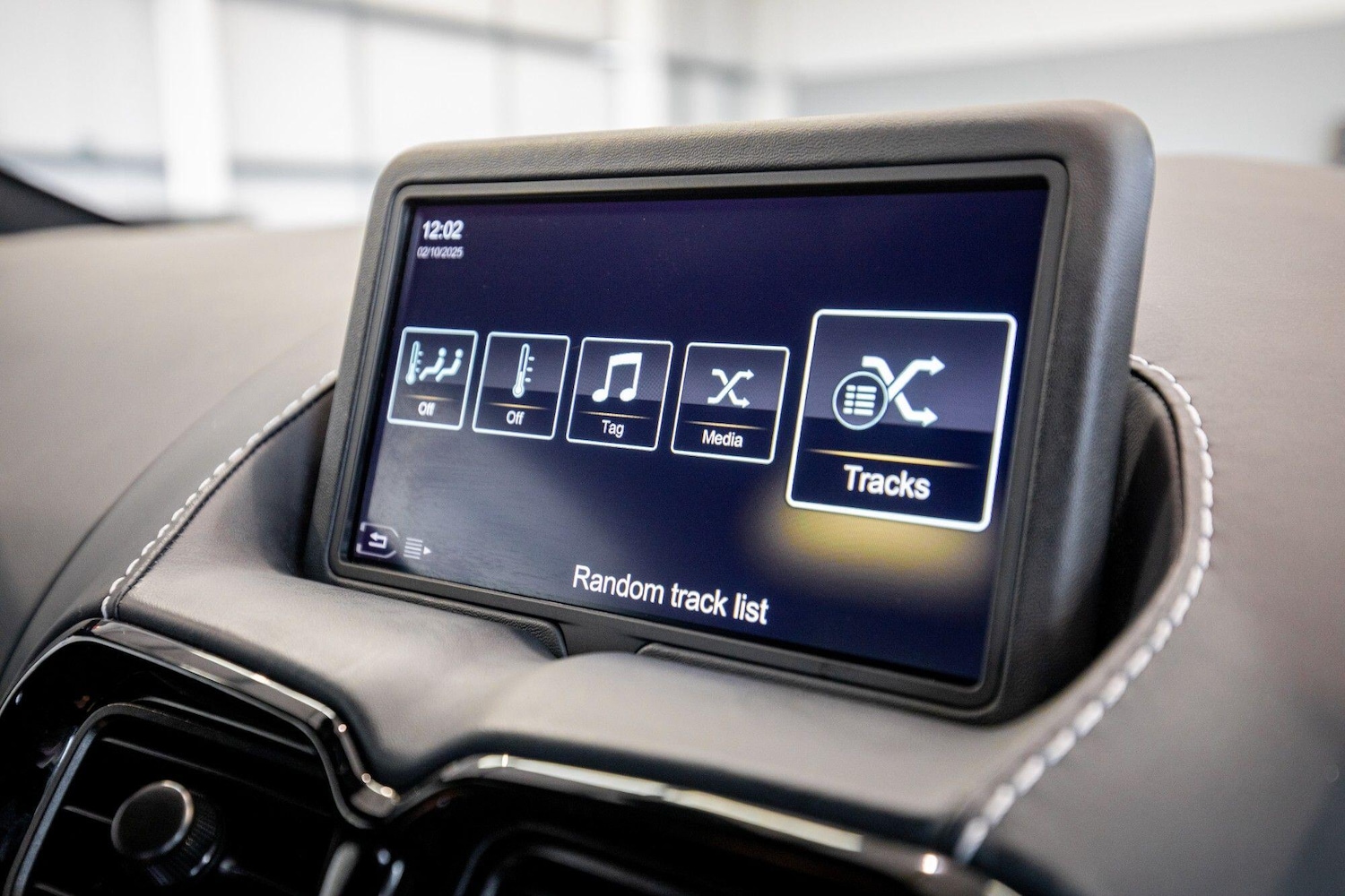 Used Land Rover Defender 2023 for sale - 76823695: Photo 28