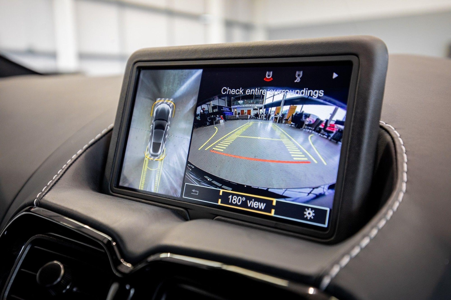 Used Land Rover Defender 2023 for sale - 76823695: Photo 29