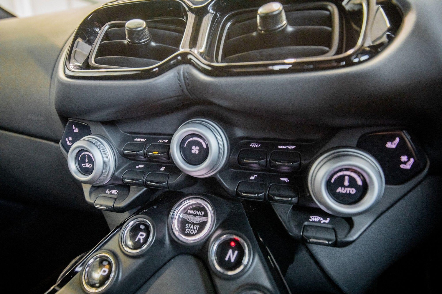 Used Land Rover Defender 2023 for sale - 76823695: Photo 30