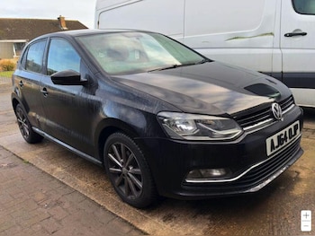 Used Volkswagen Polo 2015 for sale - 77468088: Photo