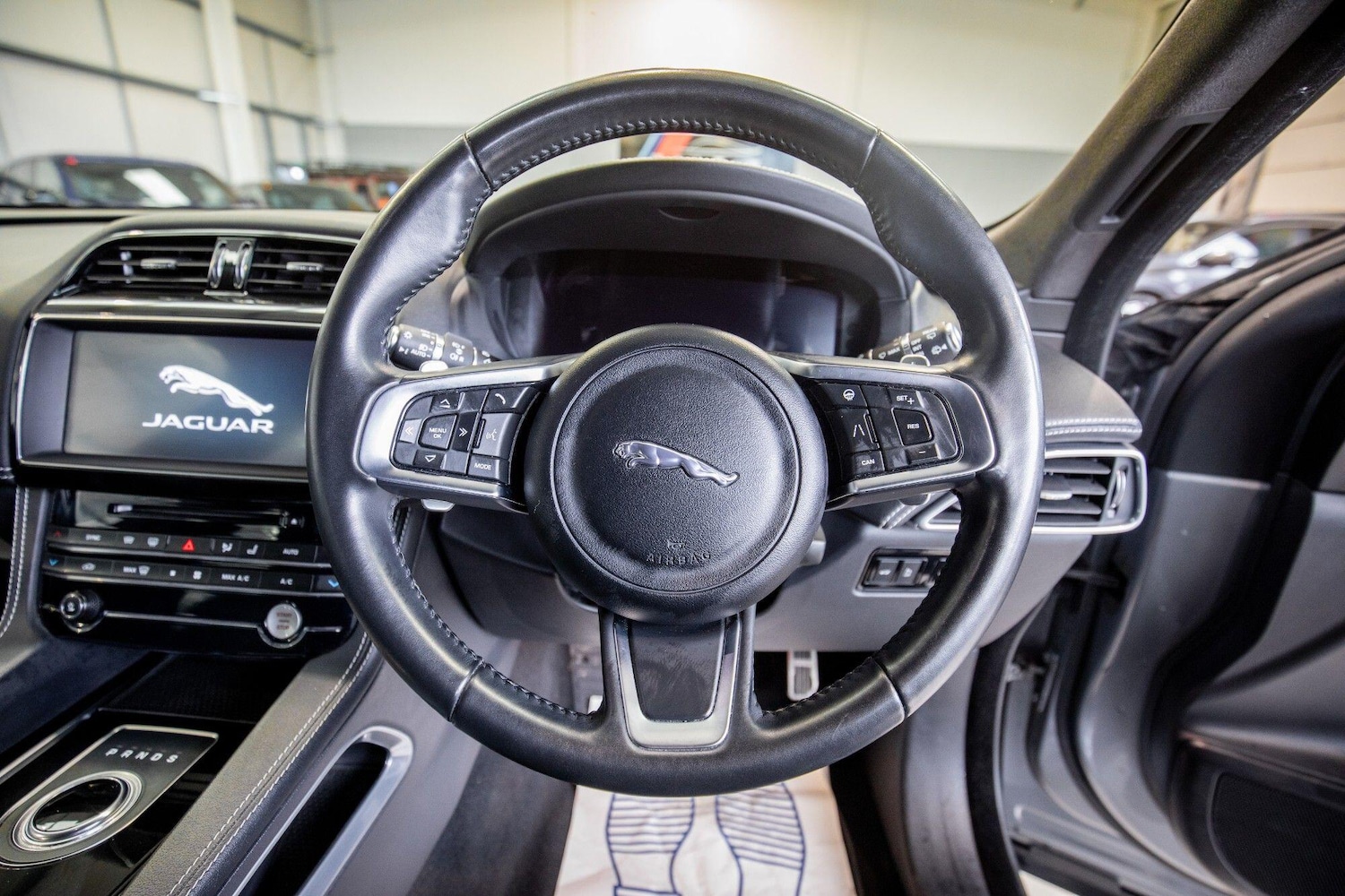 Used Jaguar F-Pace 2020 for sale - 77611842: Photo 19