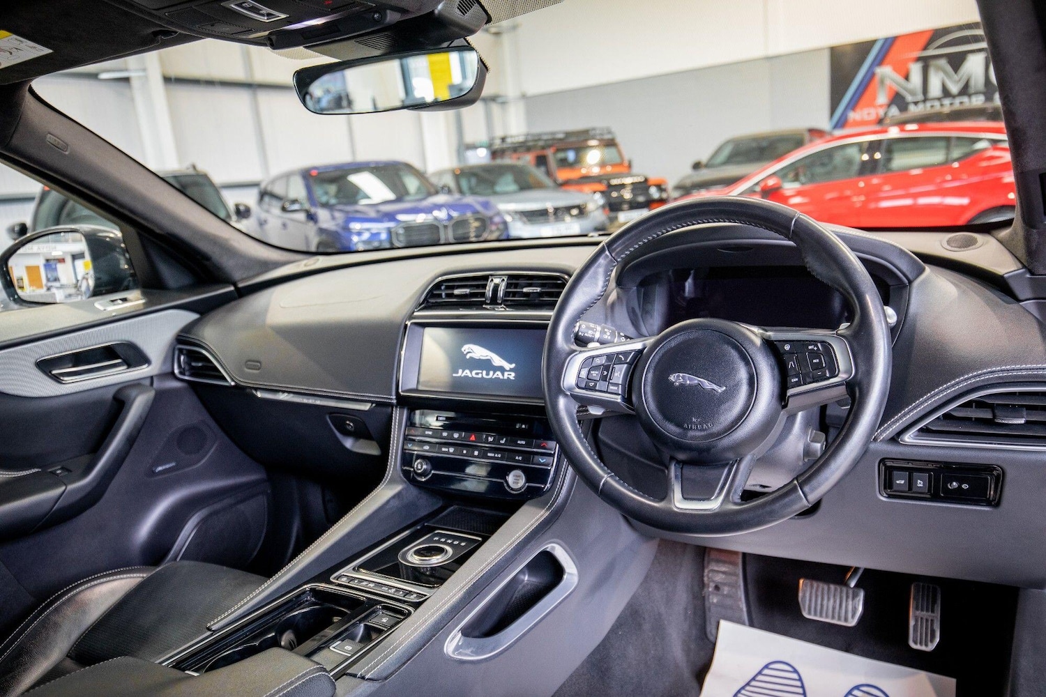 Used Jaguar F-Pace 2020 for sale - 77611842: Photo 2