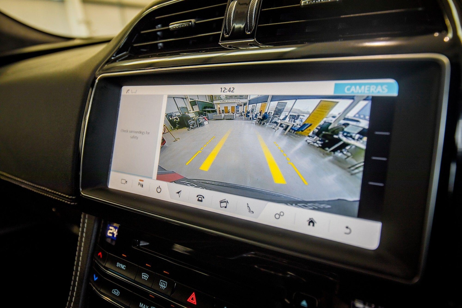 Used Jaguar F-Pace 2020 for sale - 77611842: Photo 28