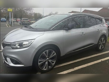 Used Renault Grand Scenic 2017 for sale - 78136269: Photo