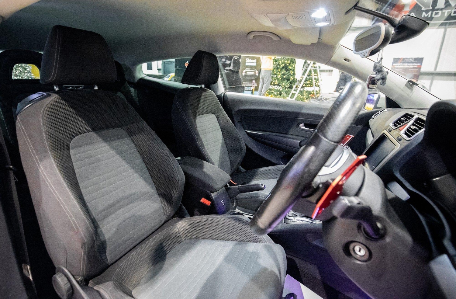 Used Volkswagen Scirocco 2011 for sale - 77412094: Photo 3