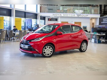 (66) - 1.0 VVT-i x-play Hatchback 5dr Petrol Manual Euro 5 Euro 5 (68 ps)